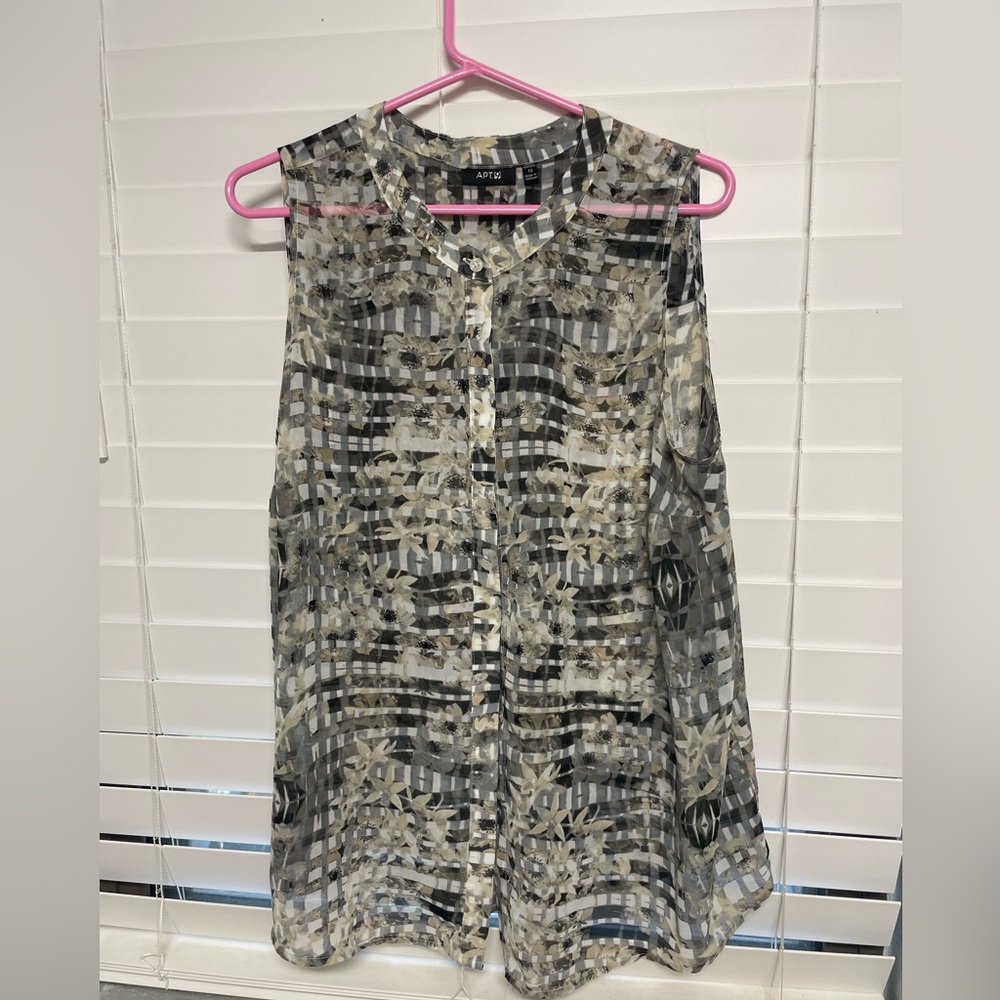 Apt. 9 Woman’s blouse